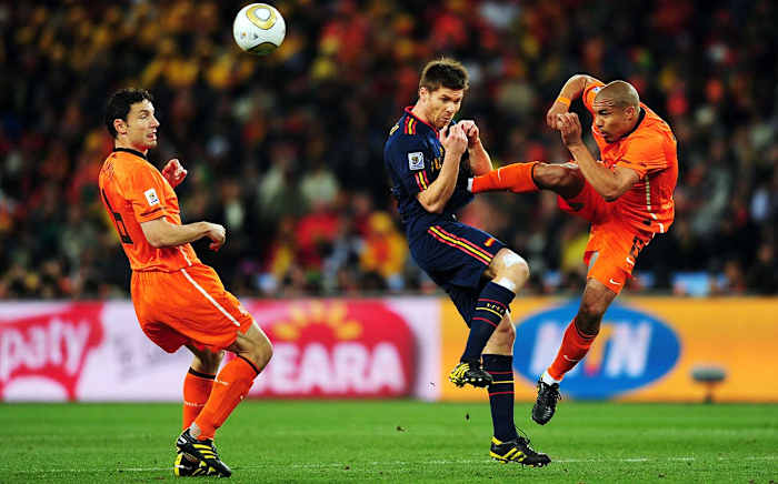 xabi-dejong-080417.jpg
